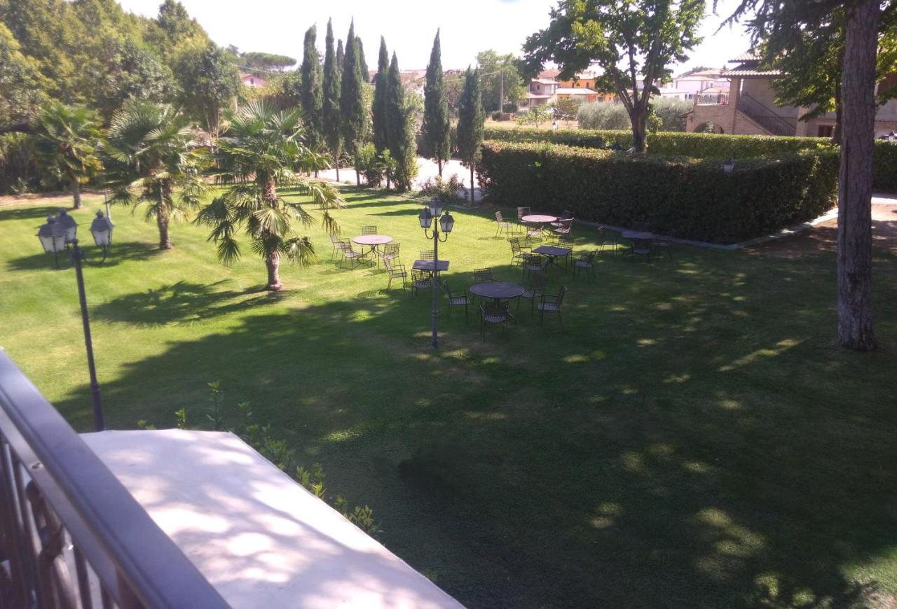 Hotel Assisi Parco Dei Cavalieri Petrignano Exterior foto